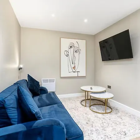 The Executive Retreat 3bed2bath 55inch Tv