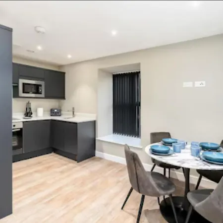 Apartment The Executive Retreat 3bed2bath 55inch Tv