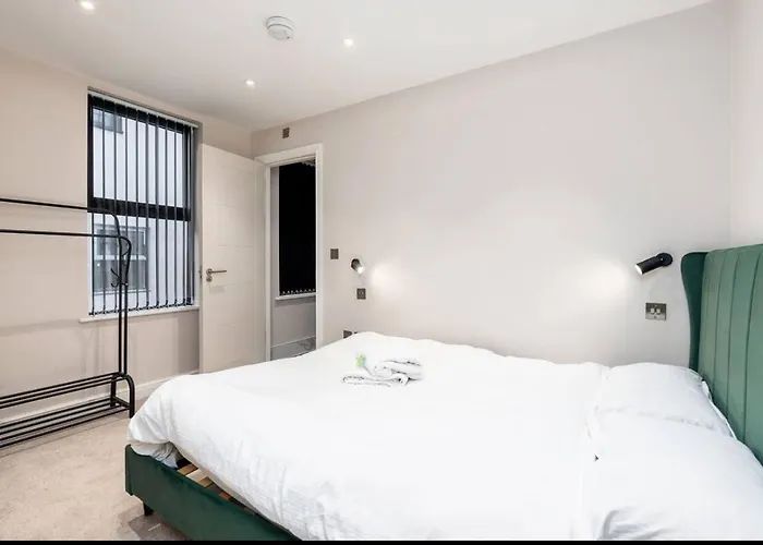 The Executive Retreat 3bed2bath 55inch Tv 公寓 利兹