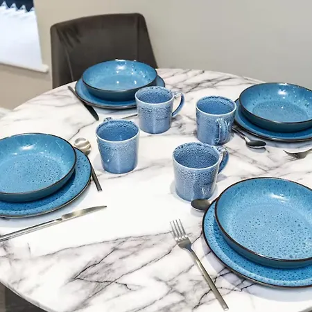 The Executive Retreat 3bed2bath 55inch Tv * Leeds (West Yorkshire)